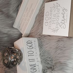 Wall and table decor